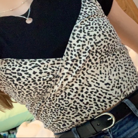 Leopard Print Cropped Tank - Picture 3 of 3